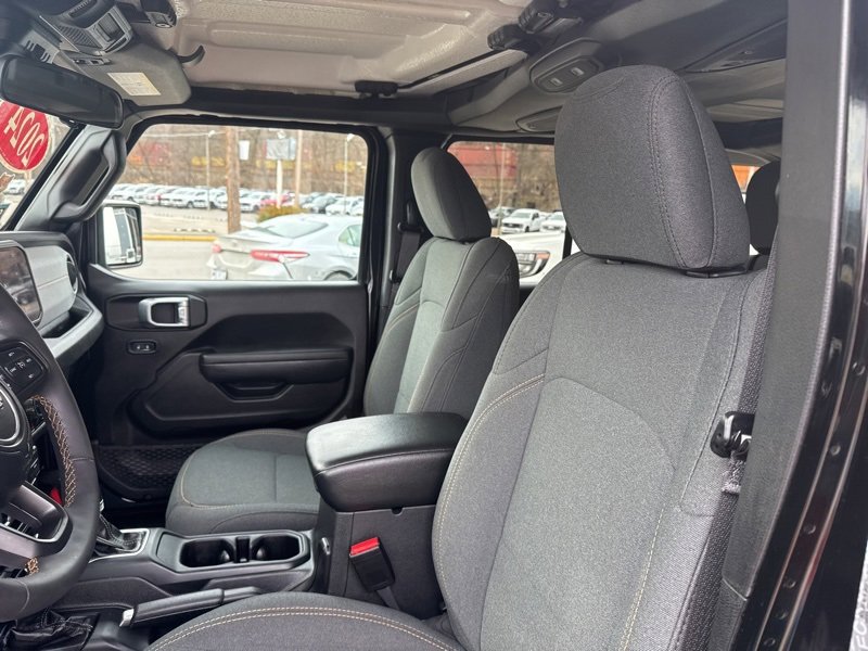 Used 2024 Jeep Wrangler Unlimited image 21