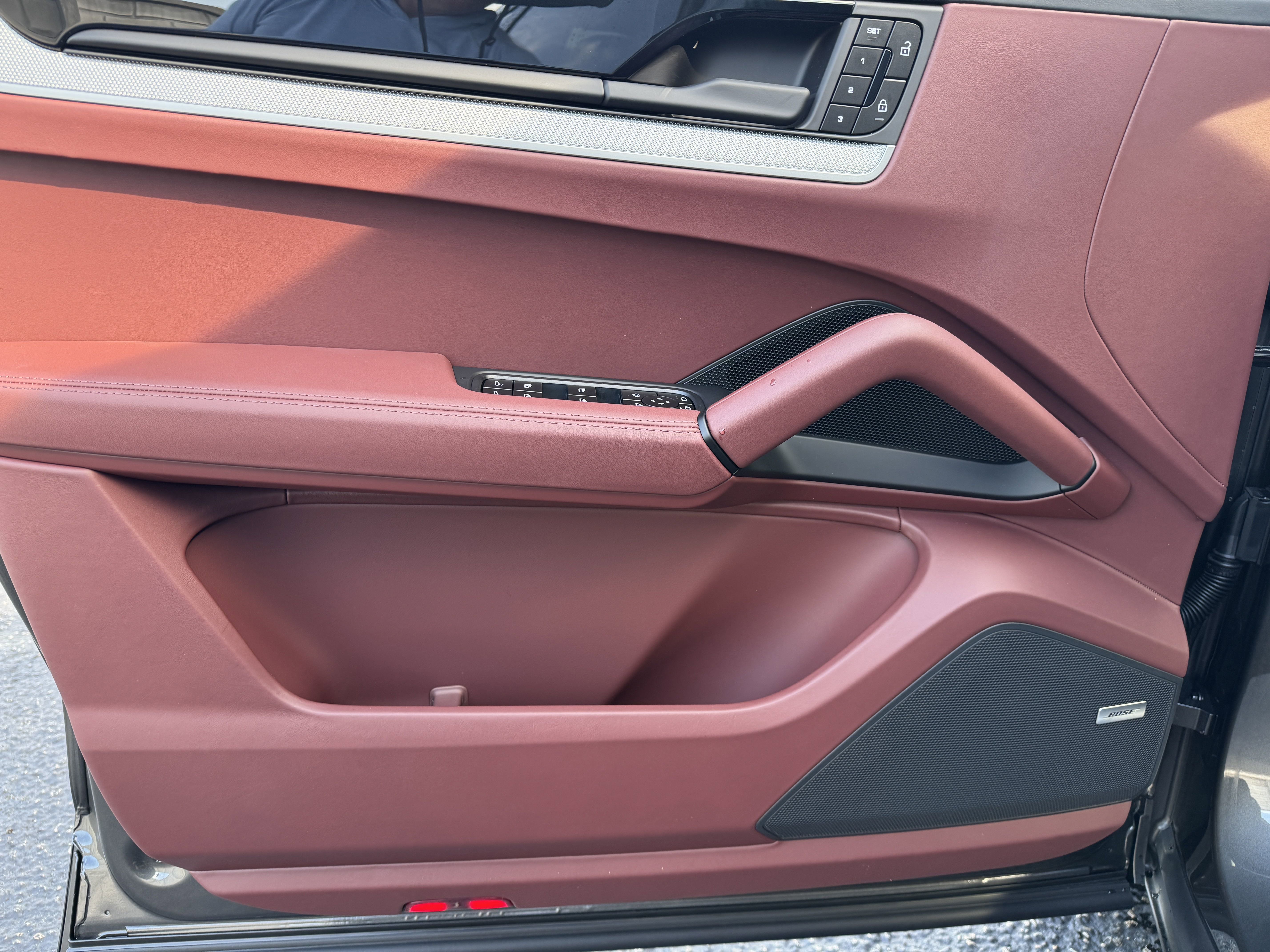 New 2025 Porsche Cayenne Coupe image 21