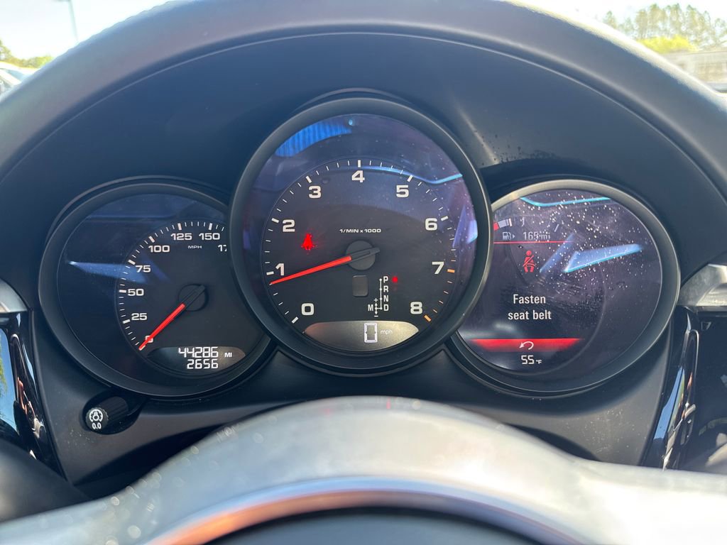 Used 2021 Porsche Macan image 2