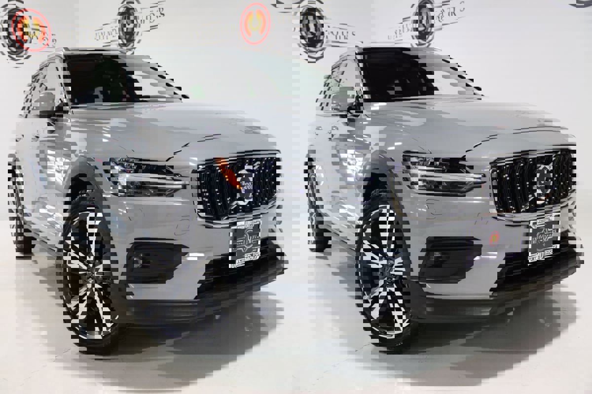 Used 2025 Volvo V60 B5 Cross Country Plus image 66