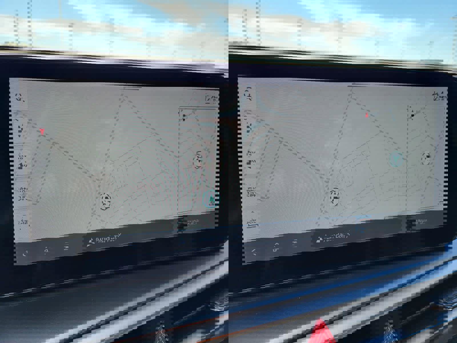 Used 2024 Kia Sorento S w/ Panoramic Sunroof Package image 22