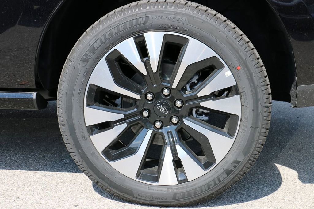 New 2025 Ford Expedition Platinum w/ Driver's Package image 9