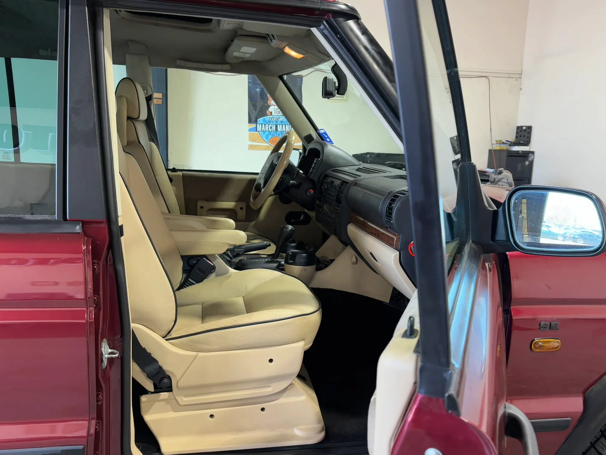 Used 2004 Land Rover Discovery SE AWD/4WD image 15