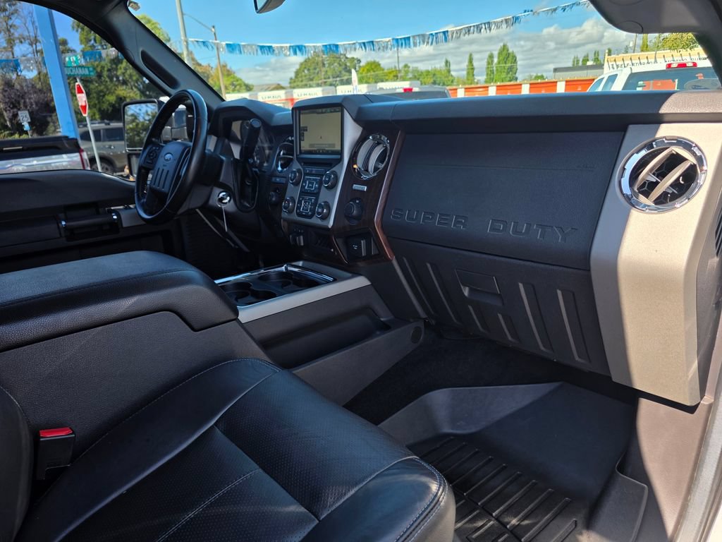 Used 2016 Ford F250 Lariat w/ Lariat Interior Package AWD/4WD image 24