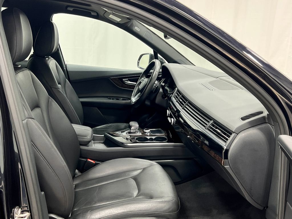 Used 2017 Audi Q7 3.0T Prestige w/ Prestige Package AWD/4WD image 40