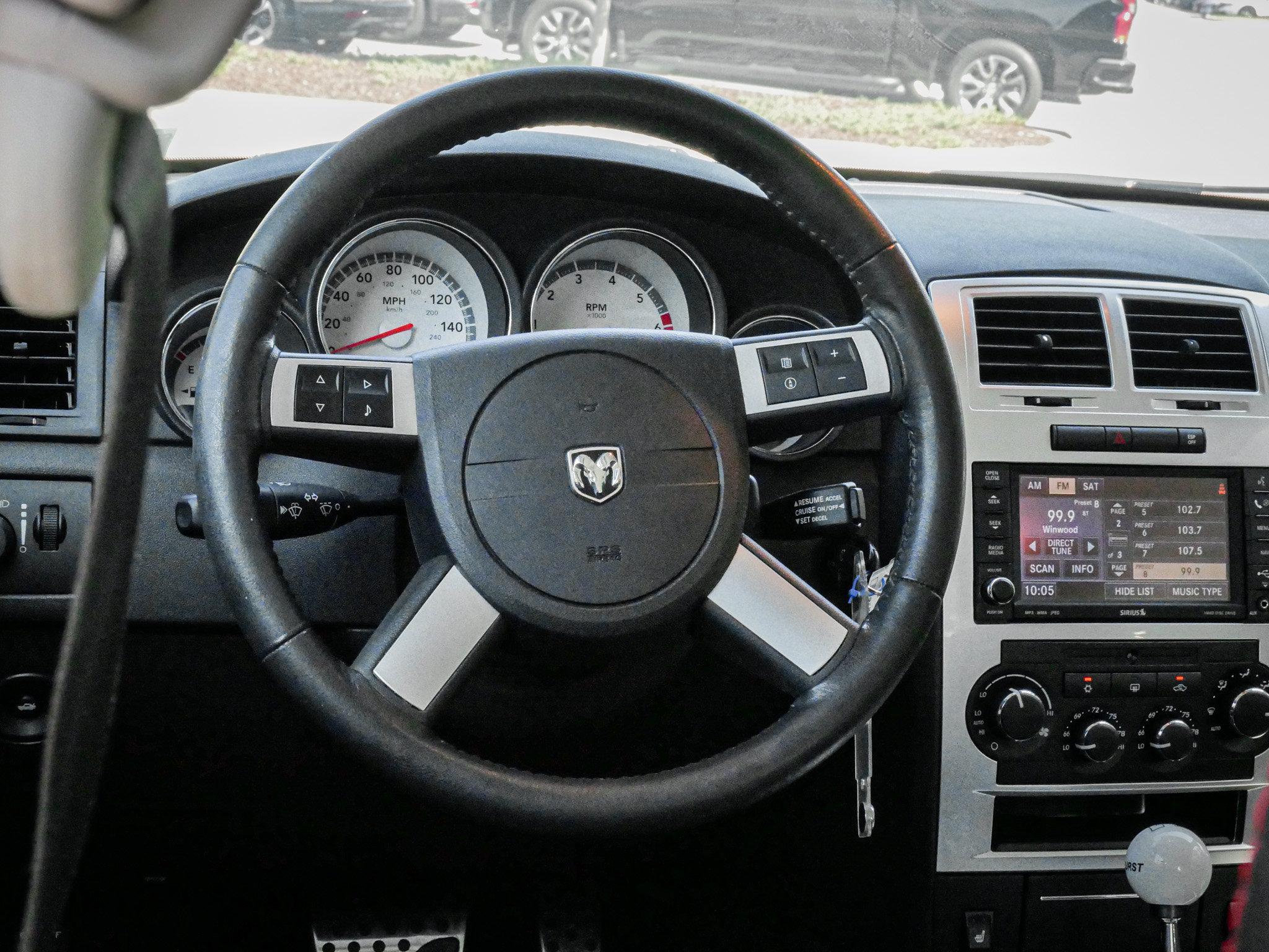 Used 2009 Dodge Charger R/T RWD image 6