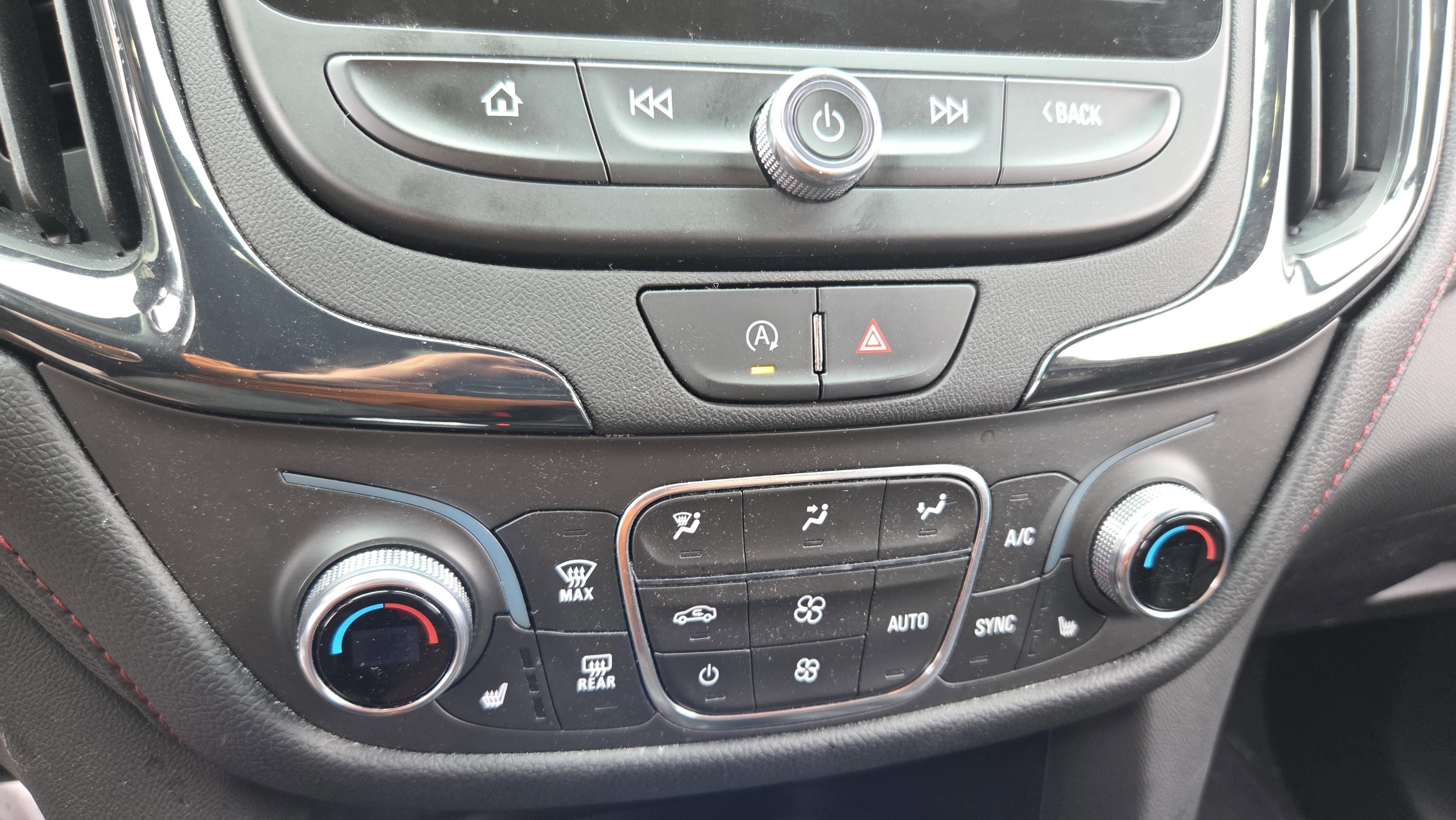 Used 2022 Chevrolet Equinox RS w/ RS Leather Package image 21