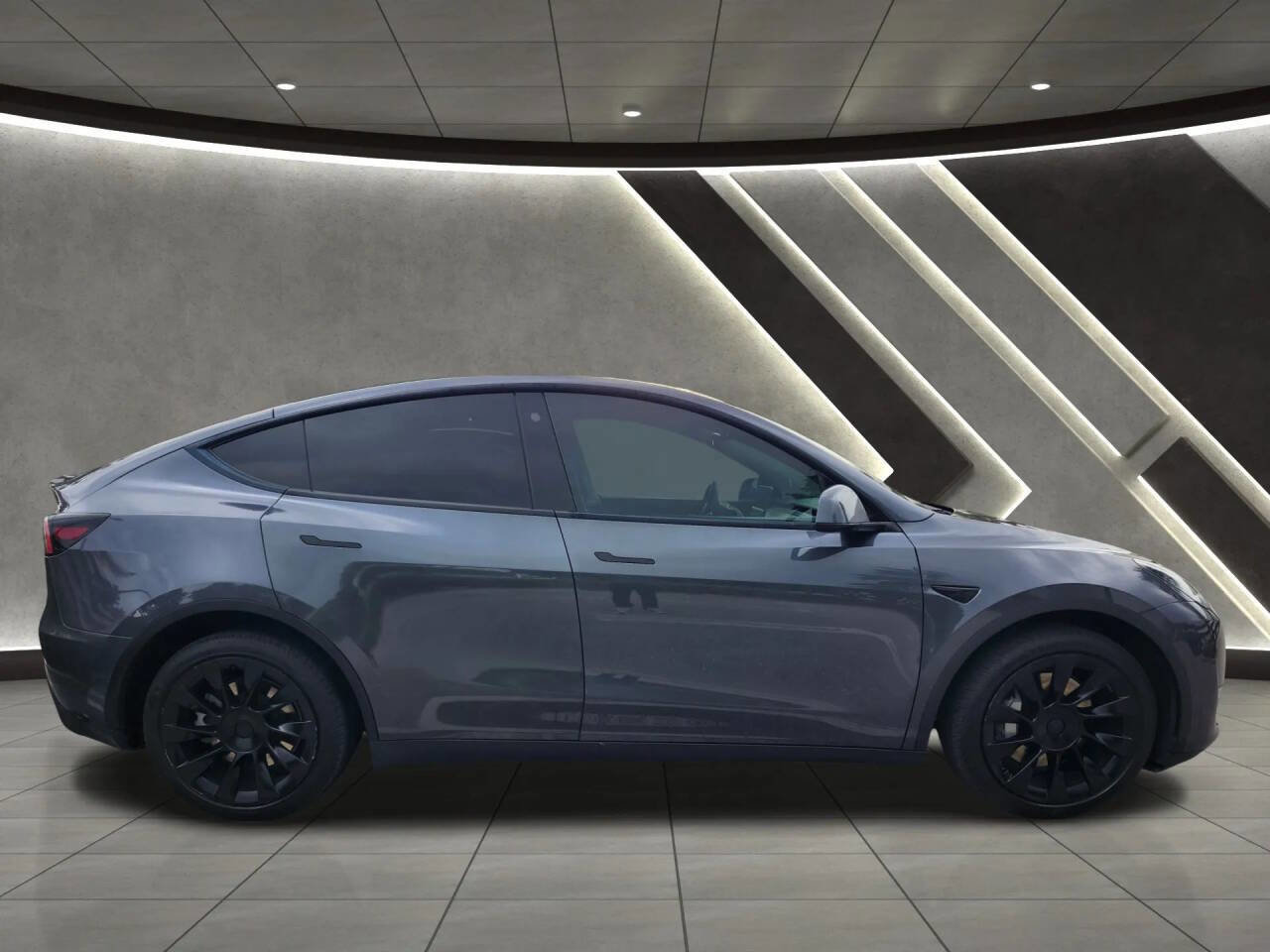 Used 2022 Tesla Model Y Long Range image 6