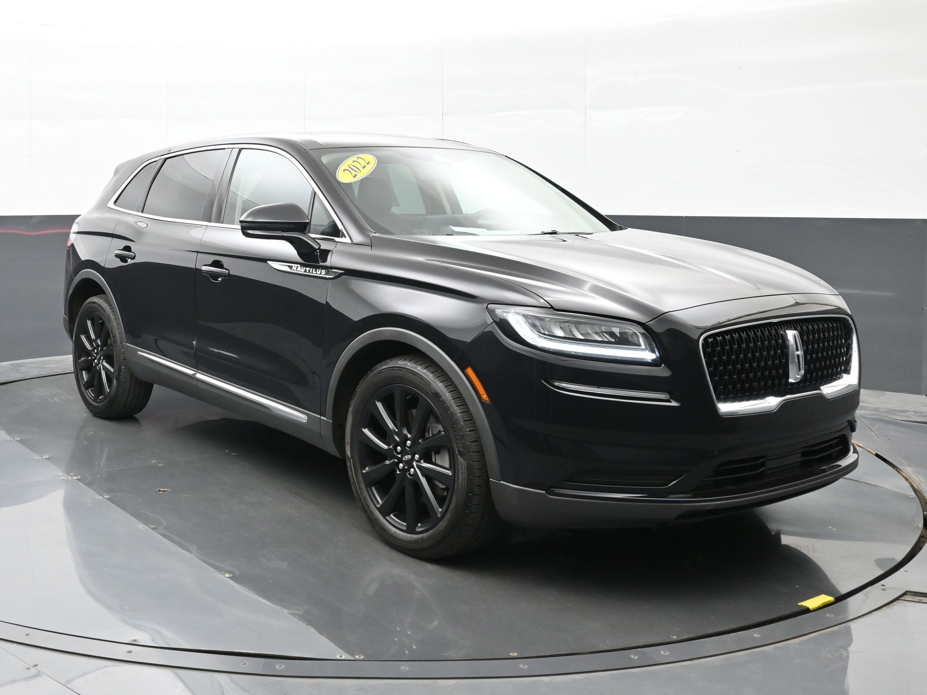 Used 2022 Lincoln Nautilus Reserve w/ Monochromatic Package AWD/4WD image 6