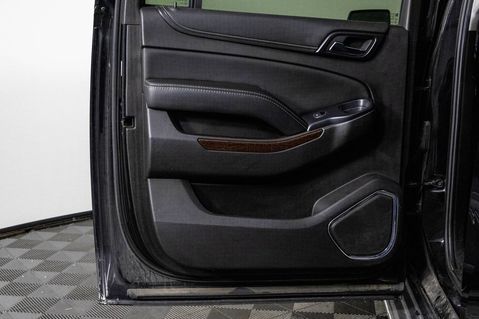 Used 2017 GMC Yukon XL SLT image 15