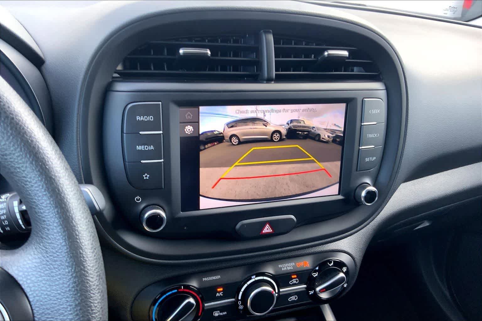 Used 2025 Kia Soul LX w/ LX Technology Package FWD image 26