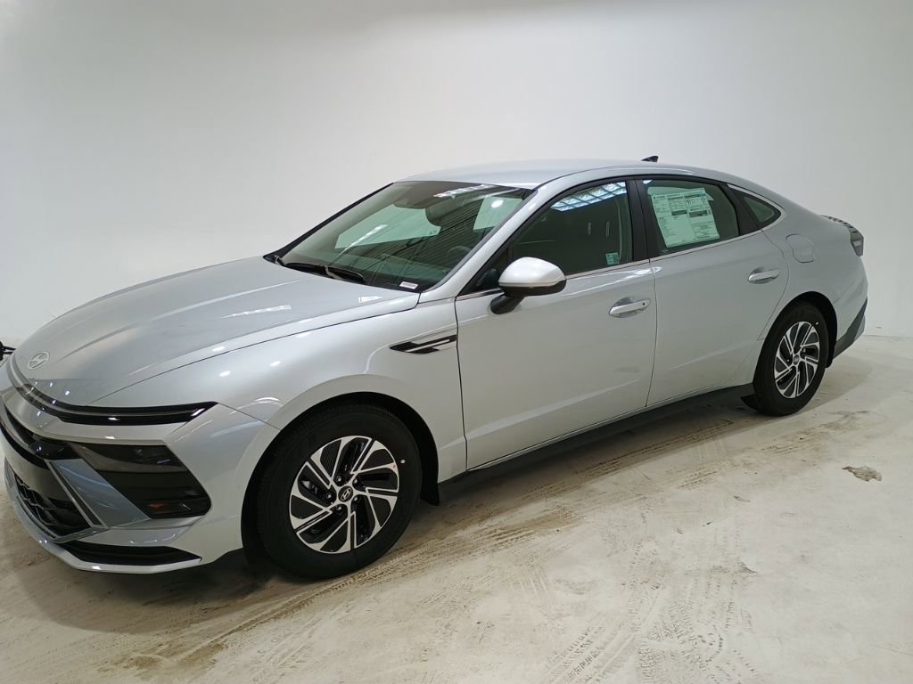 New 2026 Hyundai Sonata Blue FWD image 3