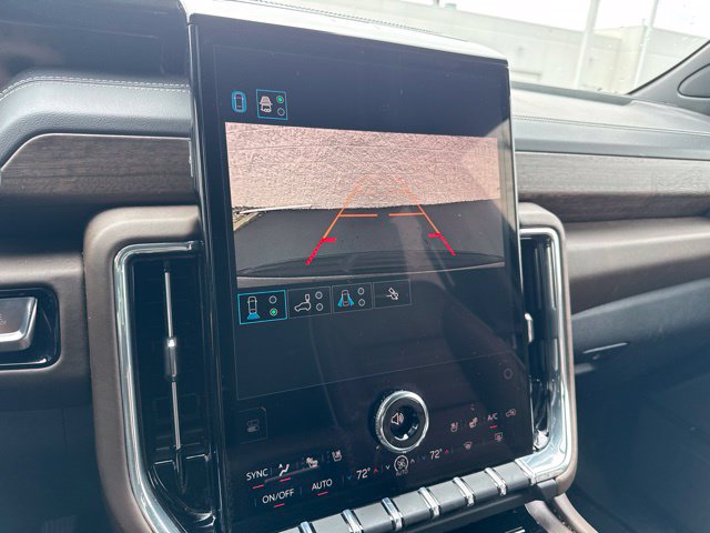 Used 2025 GMC Yukon Denali Ultimate AWD/4WD image 19