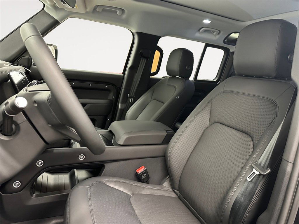 New 2026 Land Rover Defender 110 X-Dynamic SE image 9
