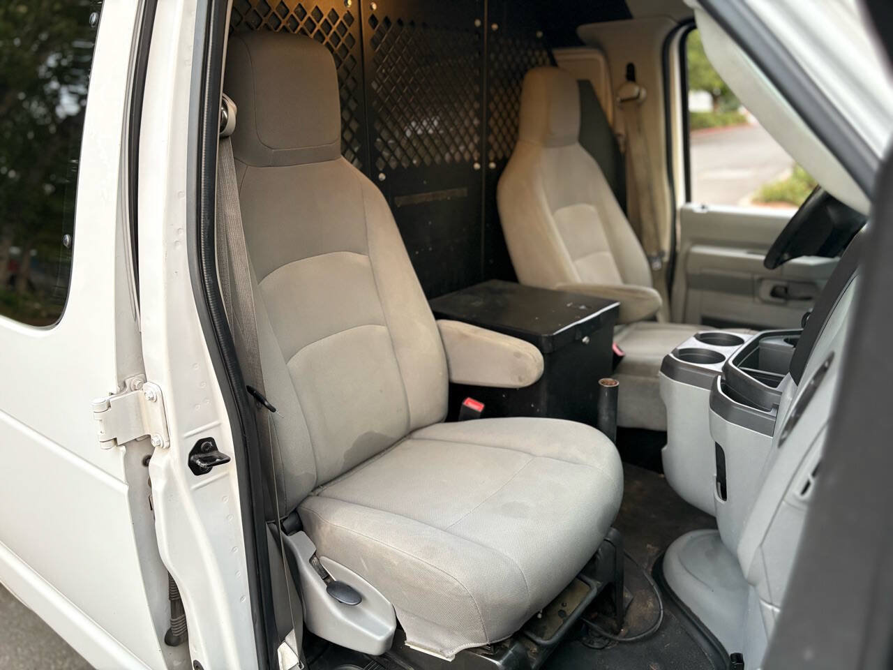 Used 2012 Ford E-150 and Econoline 150 RWD image 28