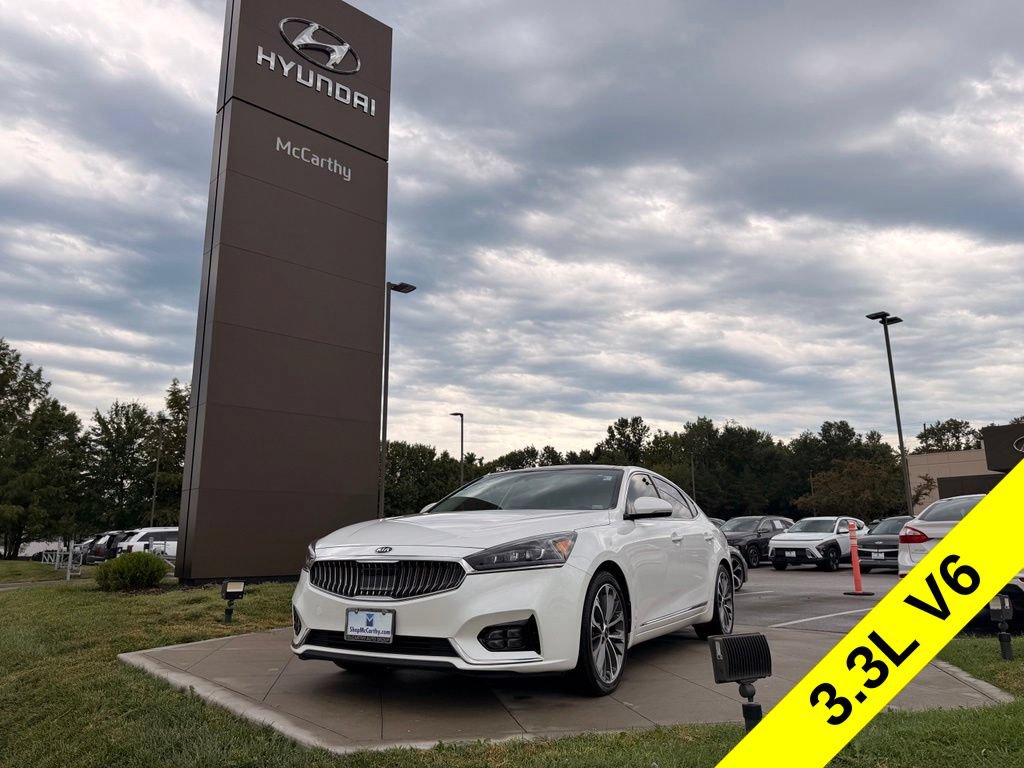 Used 2017 Kia Cadenza Technology FWD image 1