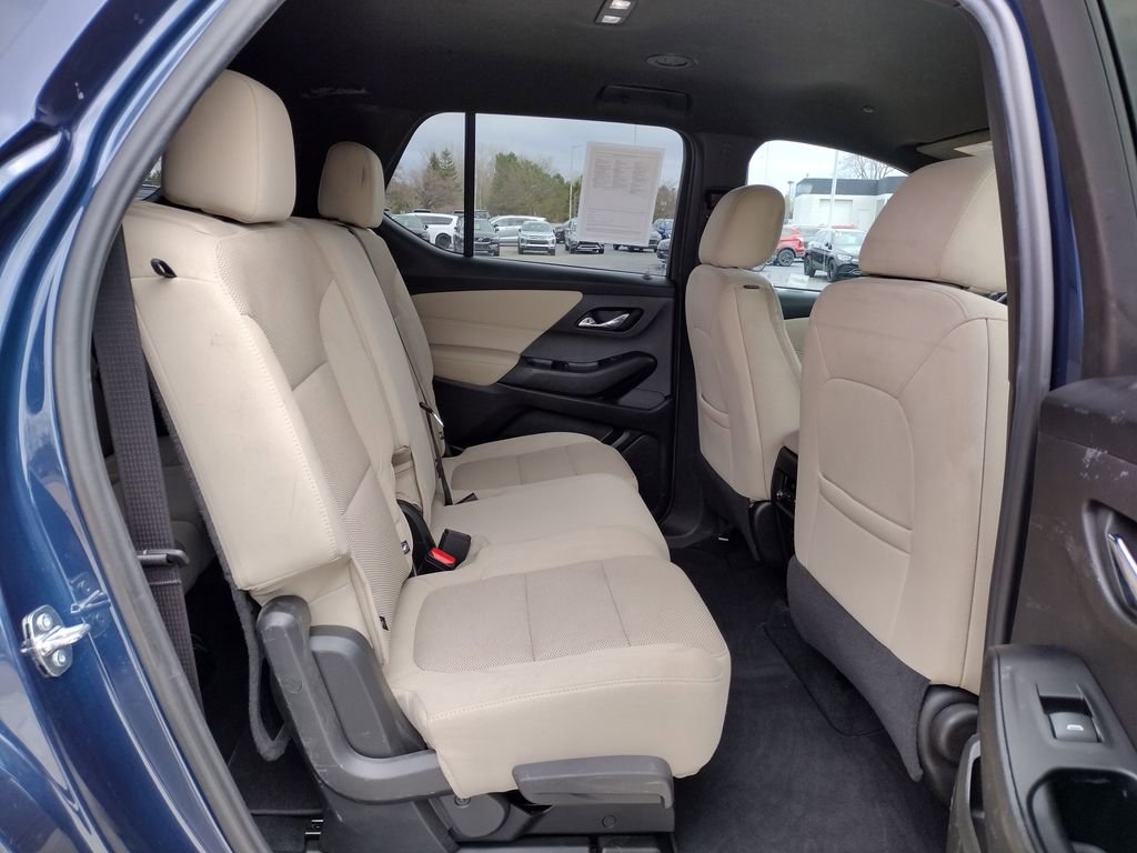 Used 2023 Chevrolet Traverse LS w/ Safety Package image 10