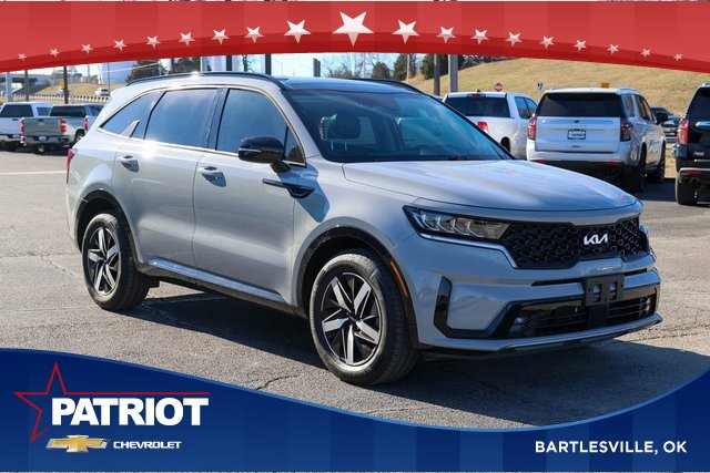 Used 2022 Kia Sorento EX w/ Panoramic Sunroof Package