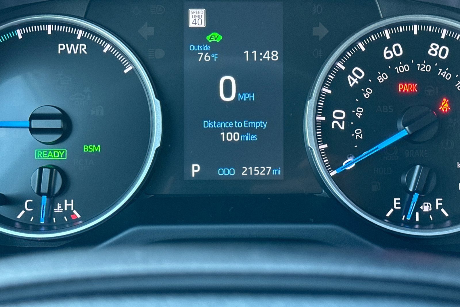 Used 2022 Toyota RAV4 LE image 38