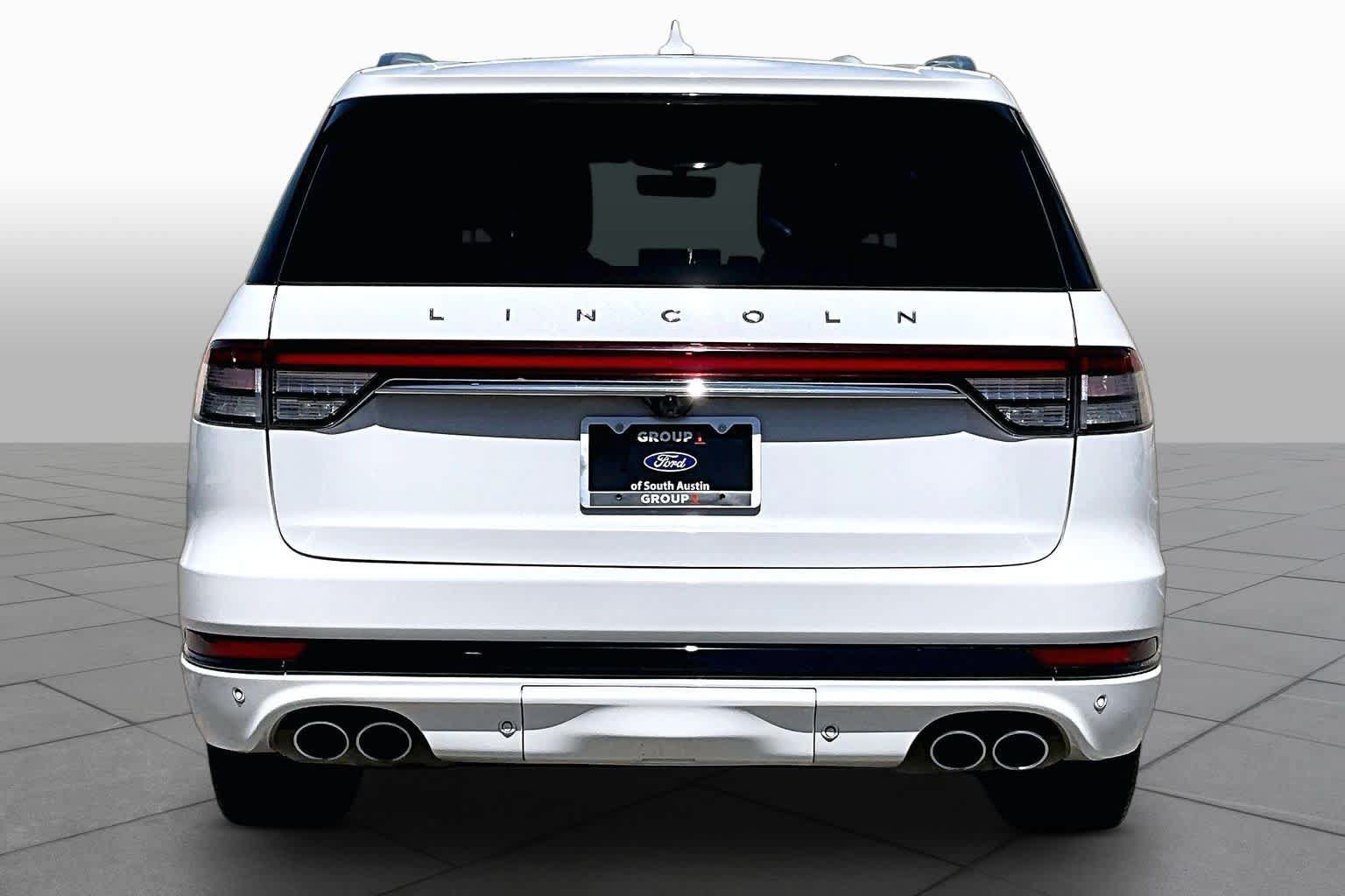 Used 2020 Lincoln Aviator Grand Touring w/ Elements Package Plus AWD/4WD image 5