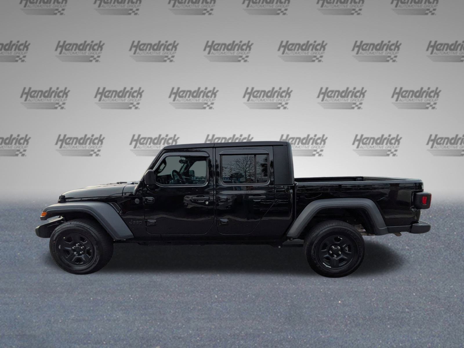 Used 2024 Jeep Gladiator Sport image 8