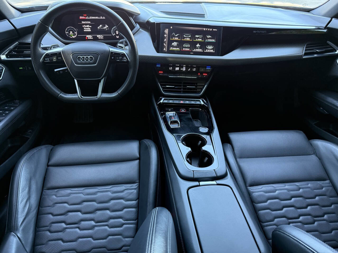 Used 2022 Audi e-tron GT Prestige w/ Prestige Package AWD/4WD image 2