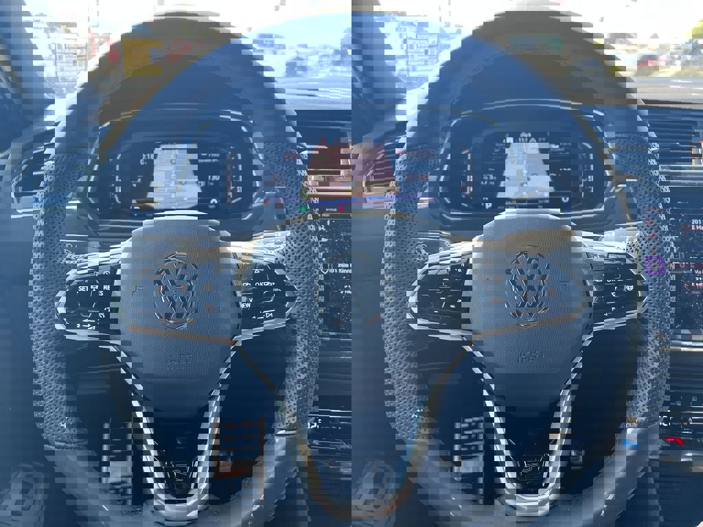 Used 2022 Volkswagen Tiguan SEL R-Line AWD/4WD image 23