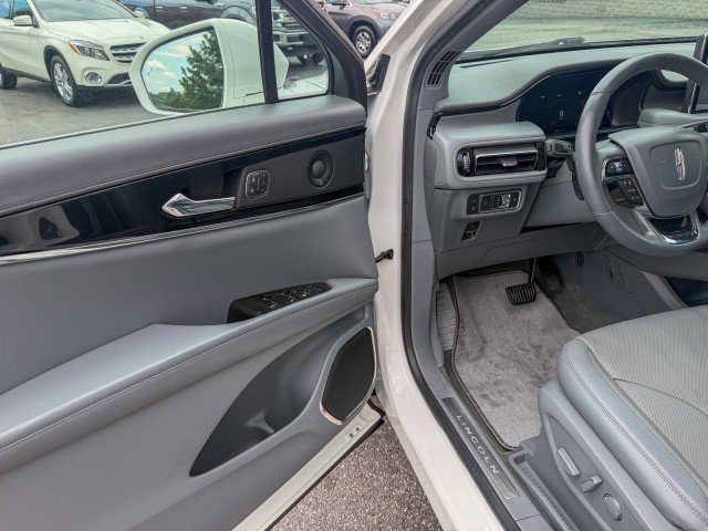 Used 2021 Lincoln Nautilus Reserve FWD image 14