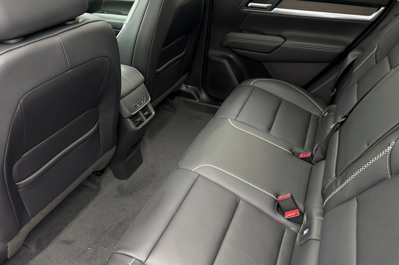 New 2026 GMC Terrain Denali w/ LPO, Floor Liner Package AWD/4WD image 12