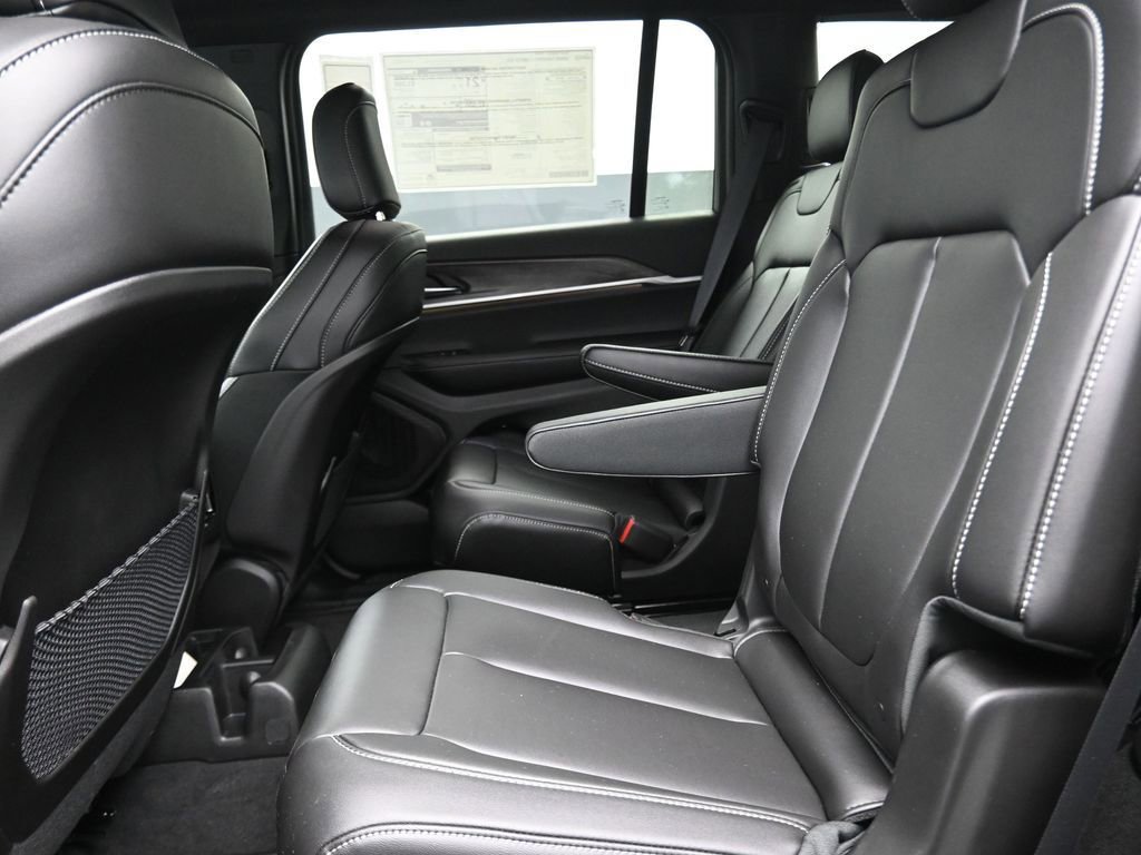 New 2025 Jeep Grand Cherokee L Limited w/ Black Appearance Package image 14