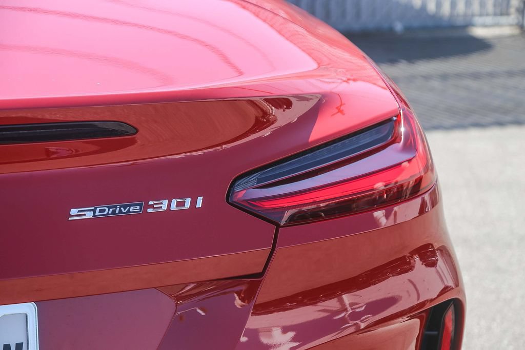 Used 2026 BMW Z4 sDrive30i w/ Shadowloine Package RWD image 7