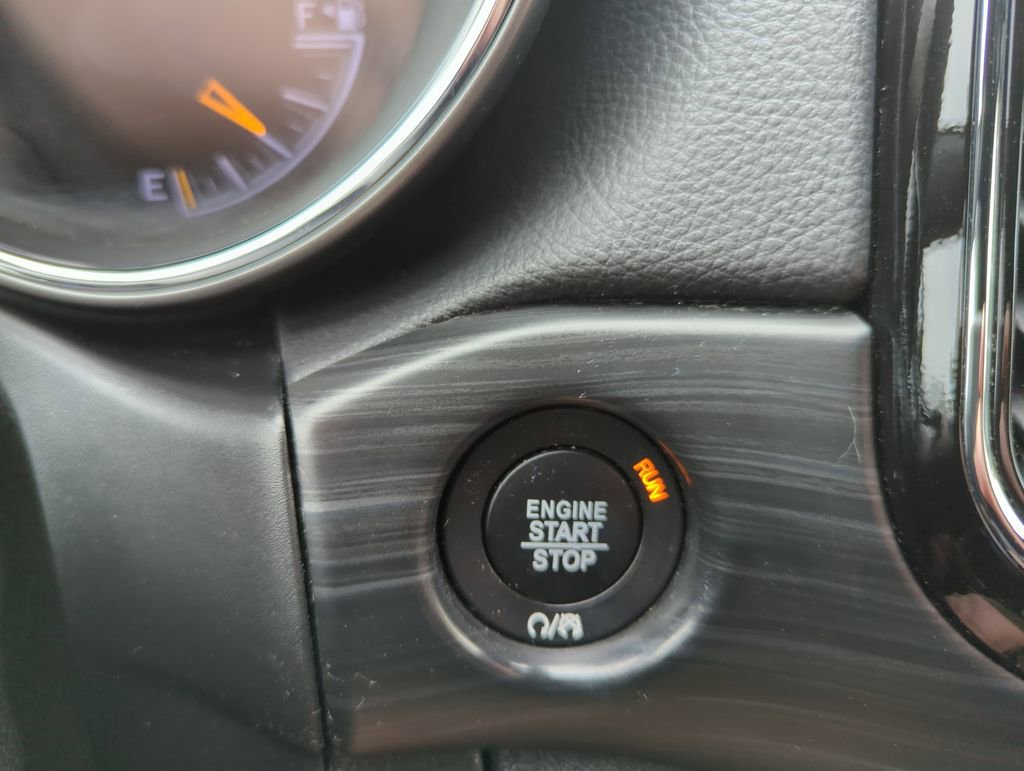 Used 2019 Jeep Grand Cherokee Altitude image 27