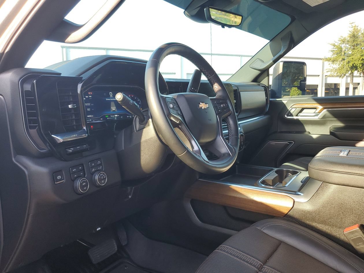 Used 2024 Chevrolet Silverado 2500 High Country w/ Technology Package AWD/4WD image 20