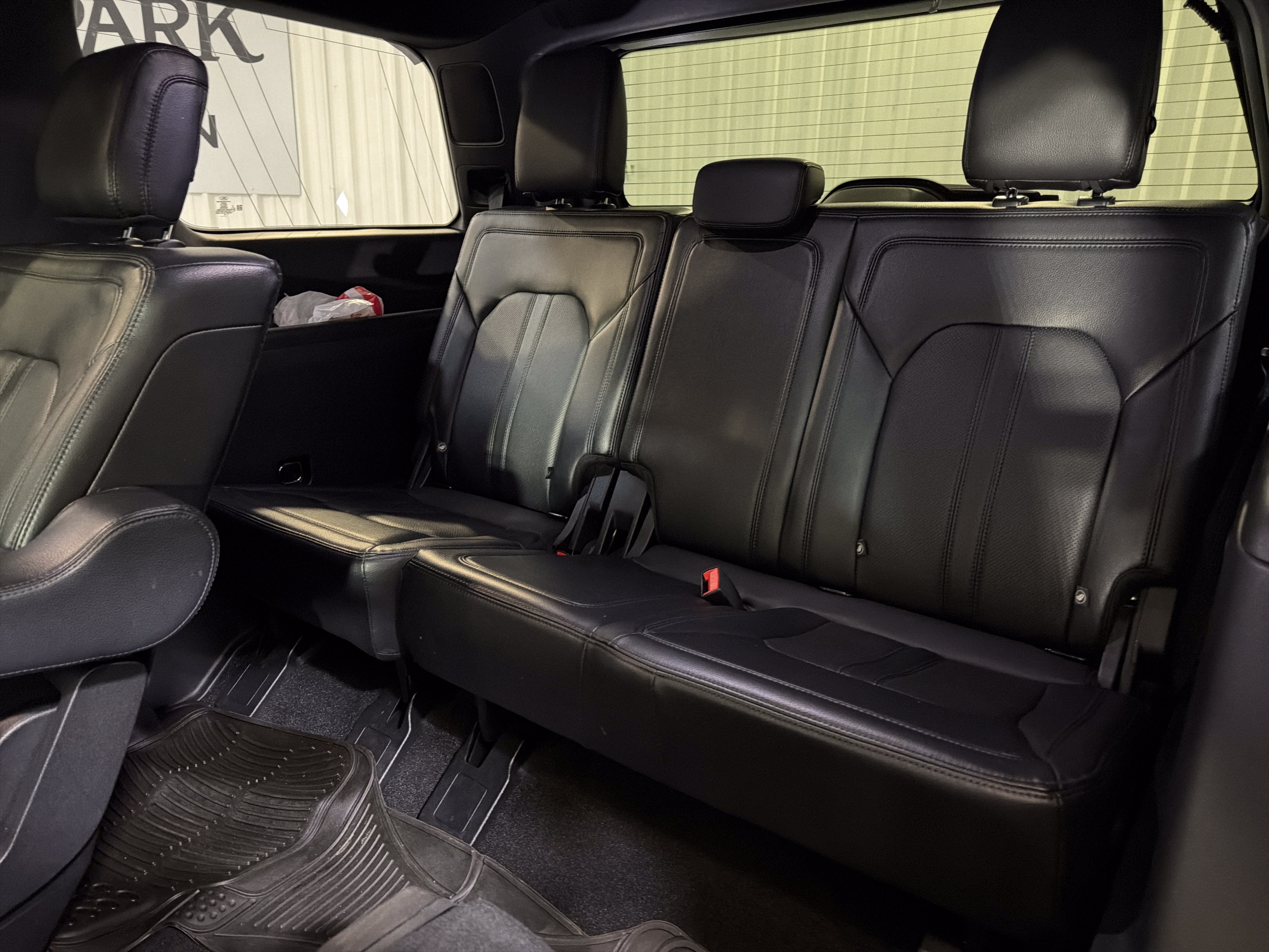 Used 2019 Ford Expedition Limited RWD image 11