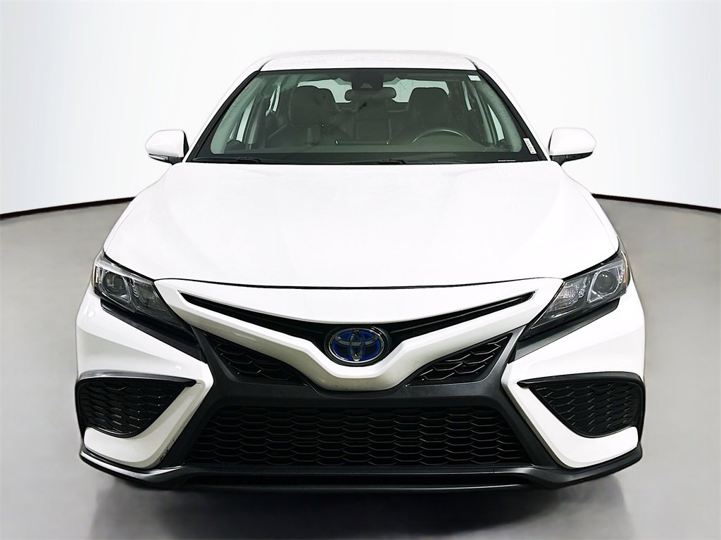 Used 2024 Toyota Camry SE image 2