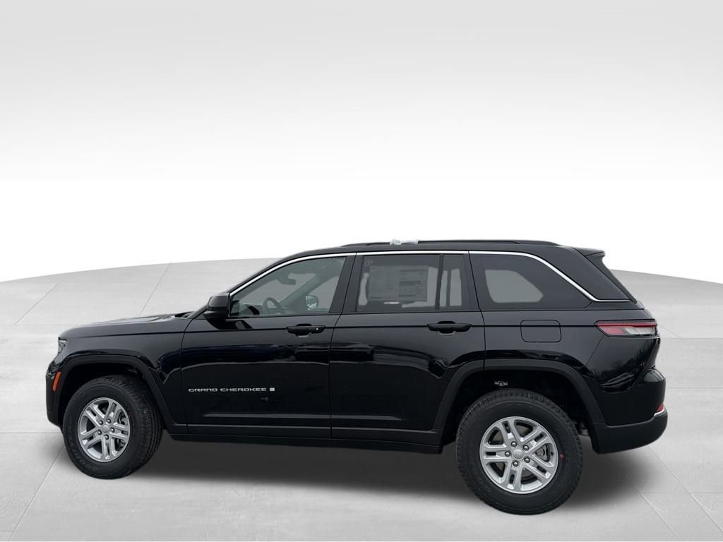 New 2025 Jeep Grand Cherokee Laredo image 5