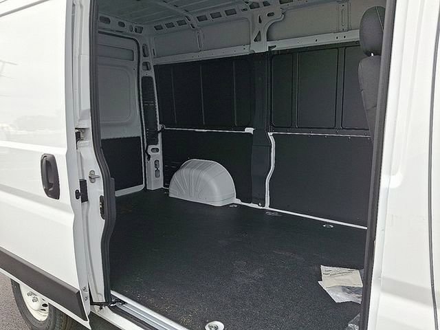Used 2024 RAM ProMaster 2500 w/ Safety Group FWD image 5