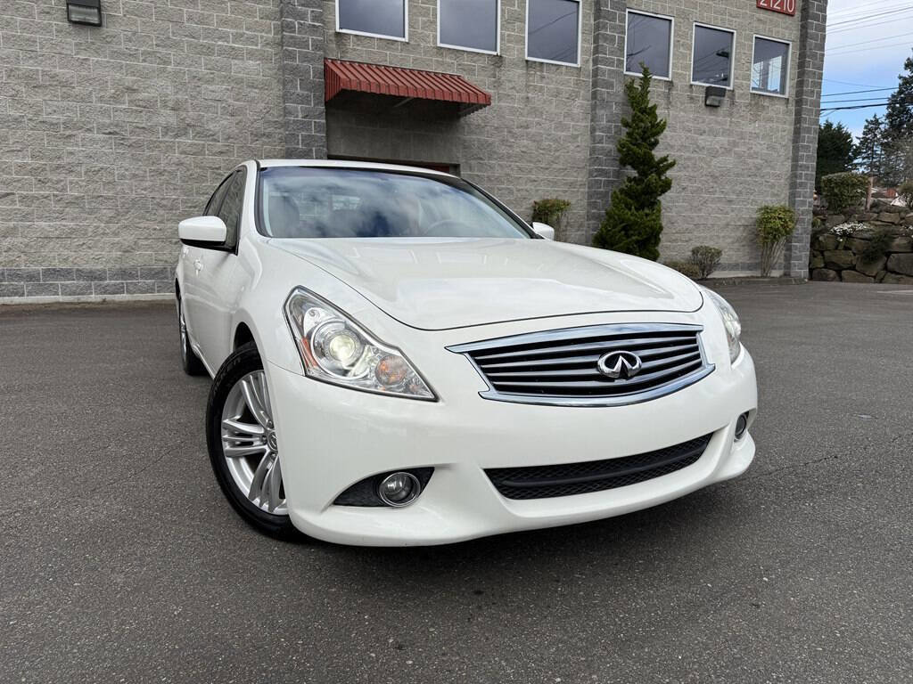 Used 2011 INFINITI G37 Journey w/ Premium Pkg