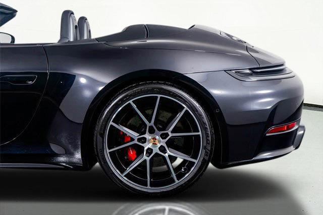 Used 2025 Porsche 911 Carrera 4 GTS image 37