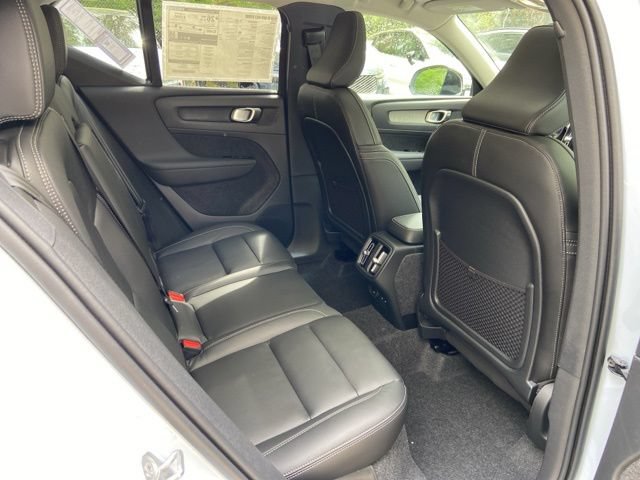 New 2026 Volvo XC40 B5 Plus w/ Climate Package AWD/4WD image 15