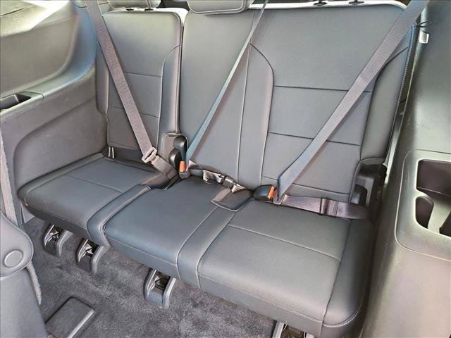 Used 2025 Chevrolet Traverse LT FWD image 19
