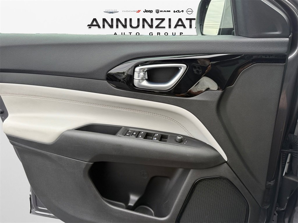 Used 2024 Jeep Compass Limited image 28