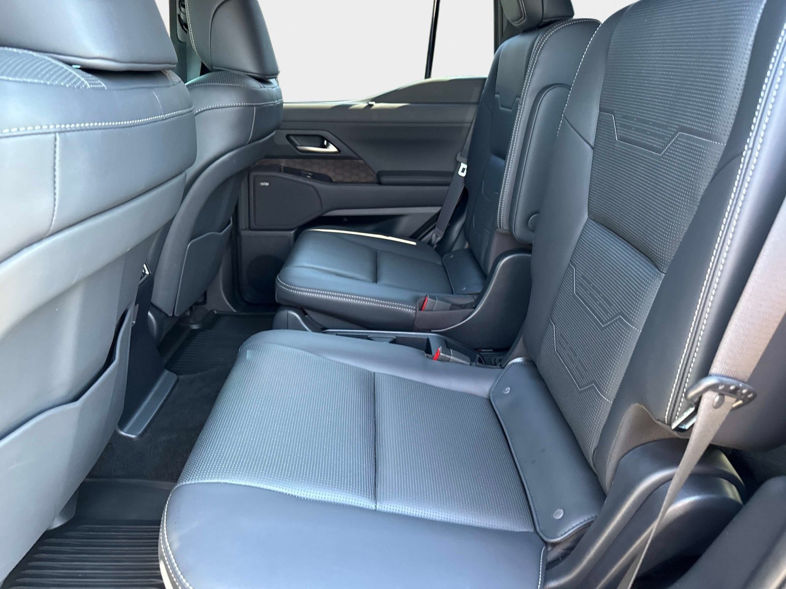 Used 2025 Lexus GX 550 w/ Accessory Package (Z1) AWD/4WD image 11