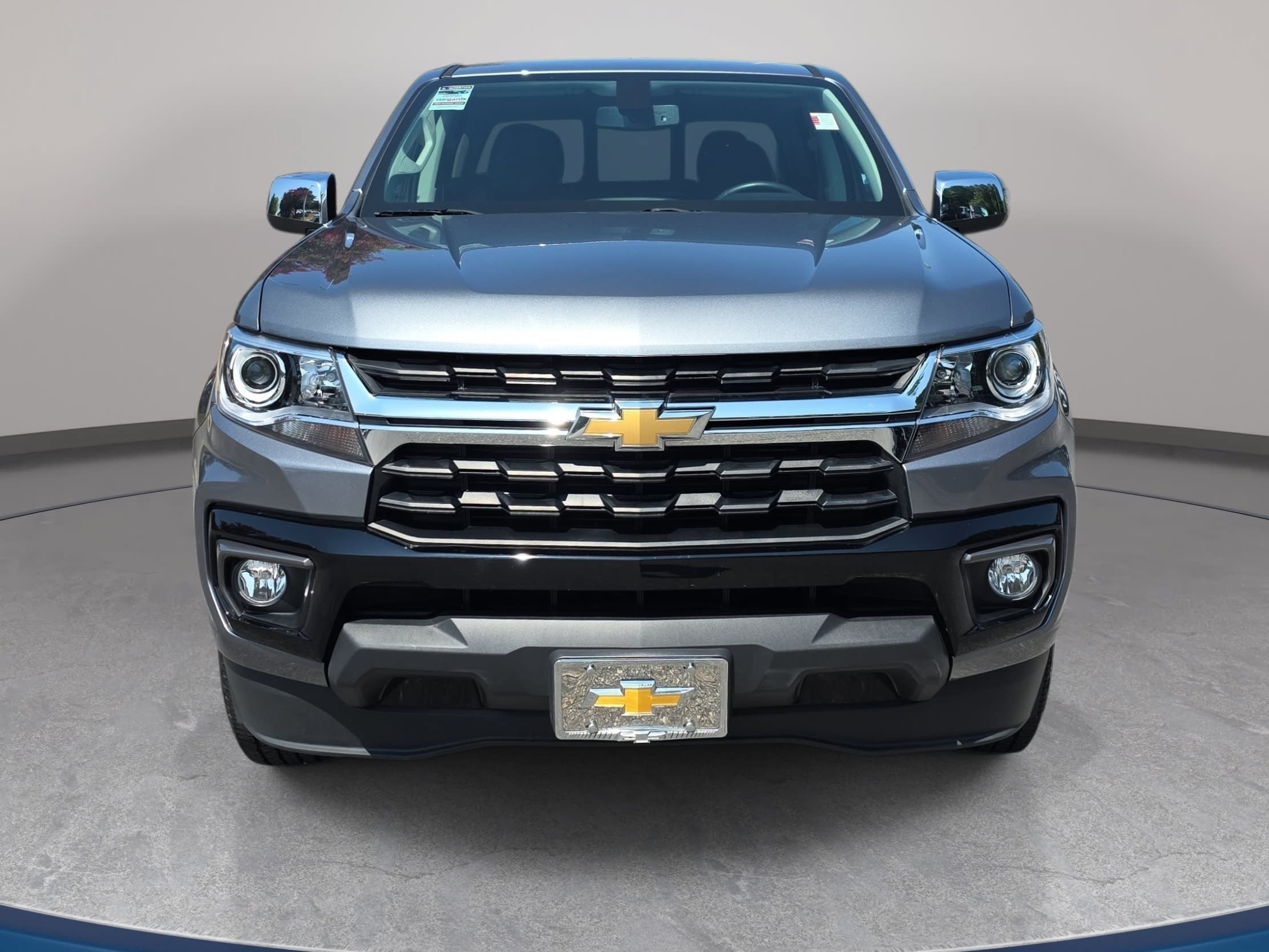 Used 2022 Chevrolet Colorado LT w/ Luxury Package RWD image 2