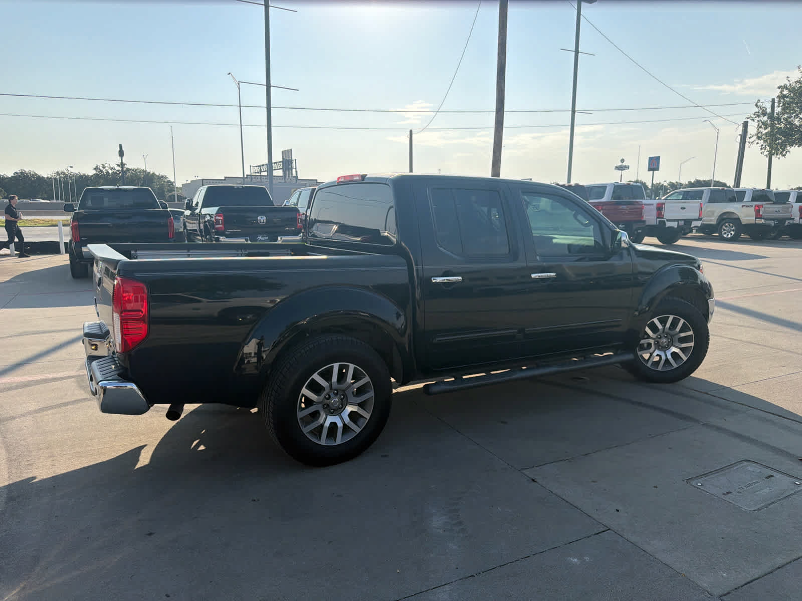 Used 2013 Nissan Frontier SL RWD image 5