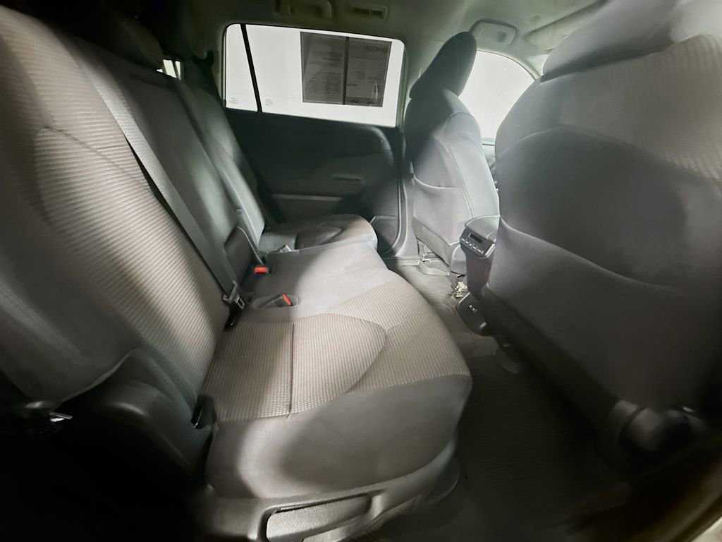 Used 2021 Toyota Highlander LE AWD/4WD image 29