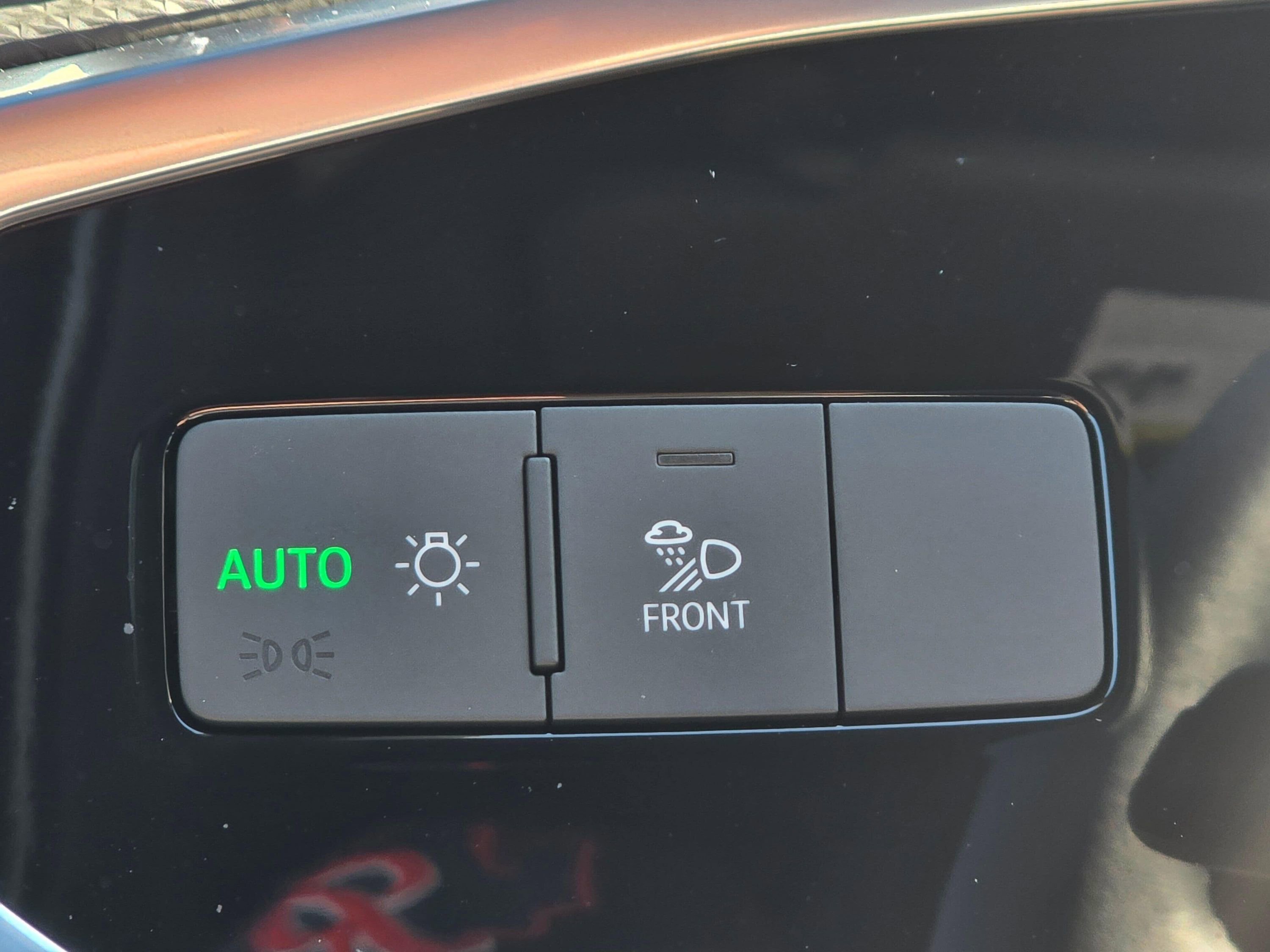 Certified 2025 Audi Q3 2.0T Premium Plus w/ Premium Plus Package AWD/4WD image 39