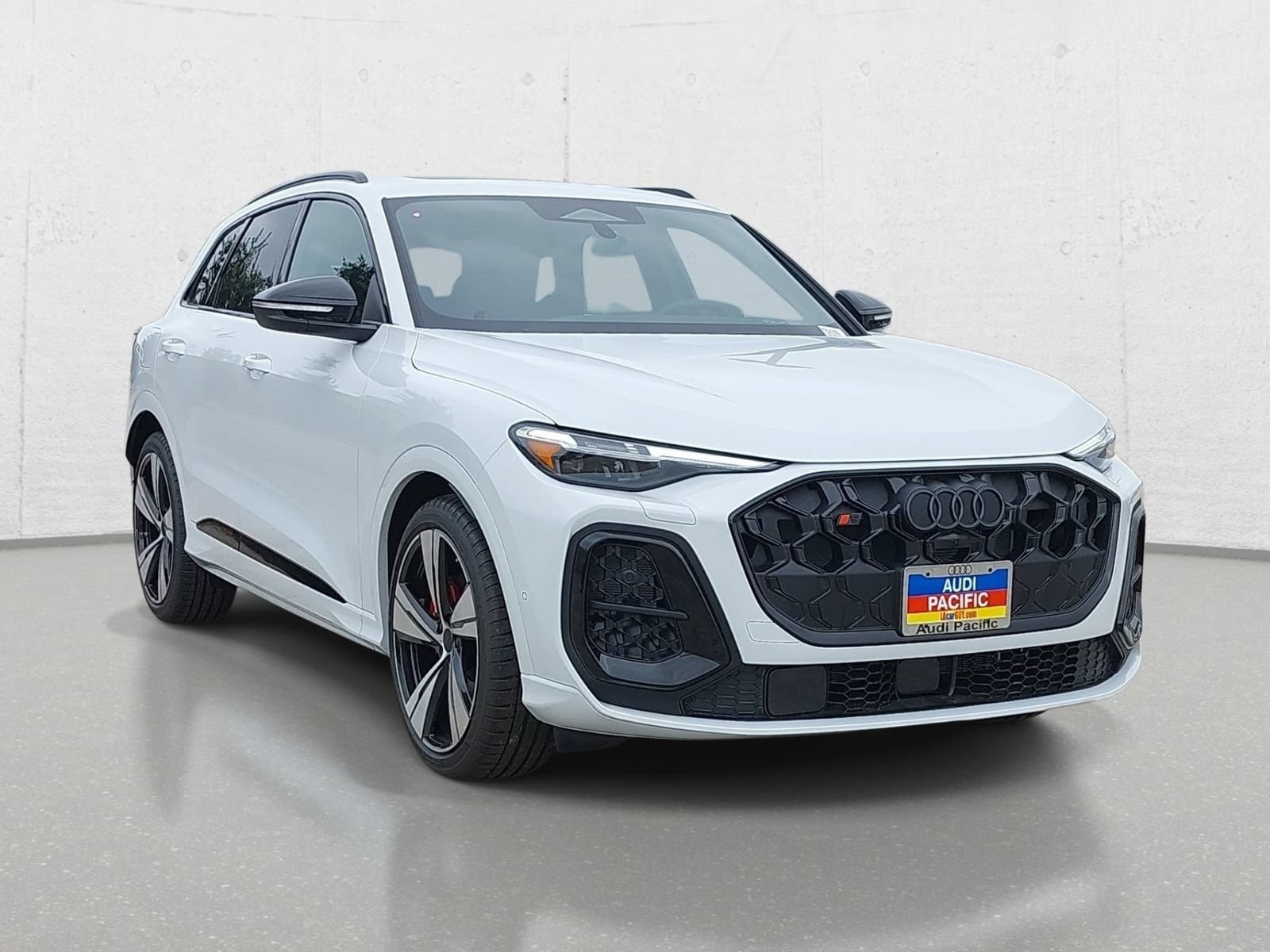 New 2026 Audi SQ5 Premium Plus AWD/4WD image 3