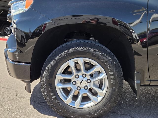 Certified 2023 Chevrolet Silverado 1500 RST w/ Z71 Off-Road Package AWD/4WD image 9