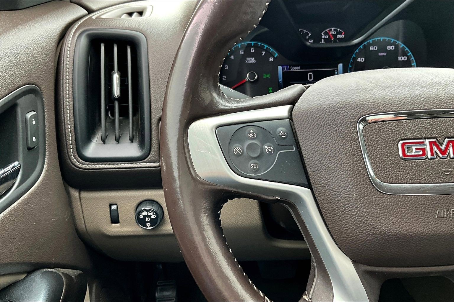 Used 2018 GMC Canyon SLT w/ Driver Alert Package AWD/4WD image 11